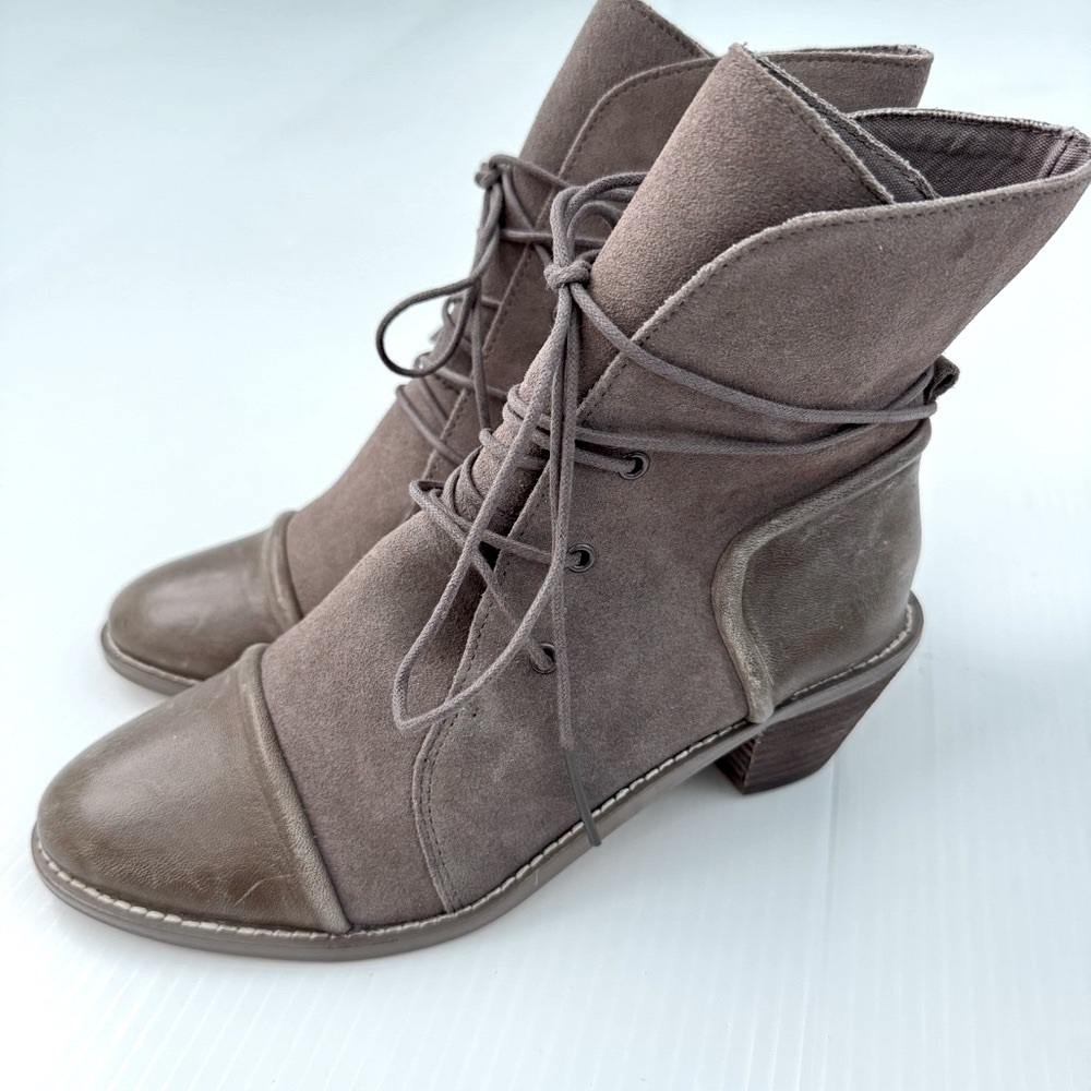 Kelsi Dagger Kennedy Nordstroms NWOT Women's Suede Ankle Boots - Brown size 6.5